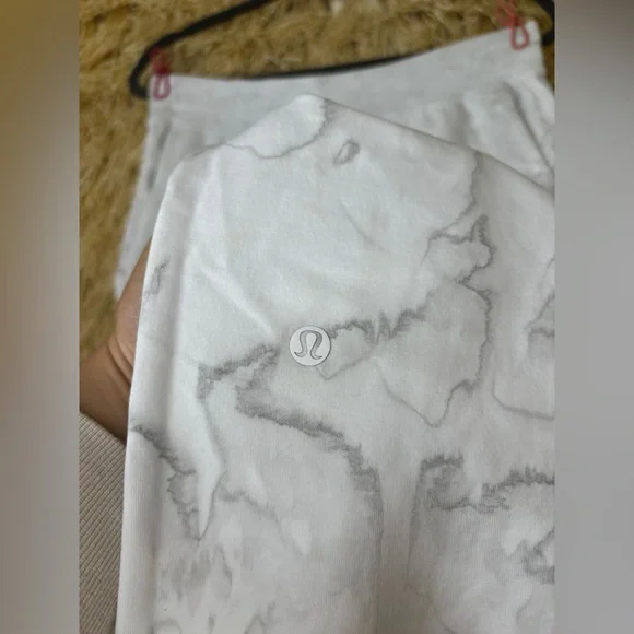 ✨PRISTINE EUC✨ Lululemon LA Sweat Pant 26" Watercolor Wash White / Stargaze- 10 - Picture 13 of 14
